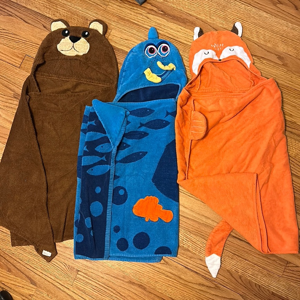 Hooded Toddler Bath/Beach Towels (bear, Dory, fox)